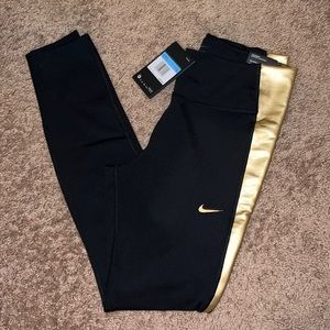 NWT Nike Leggings